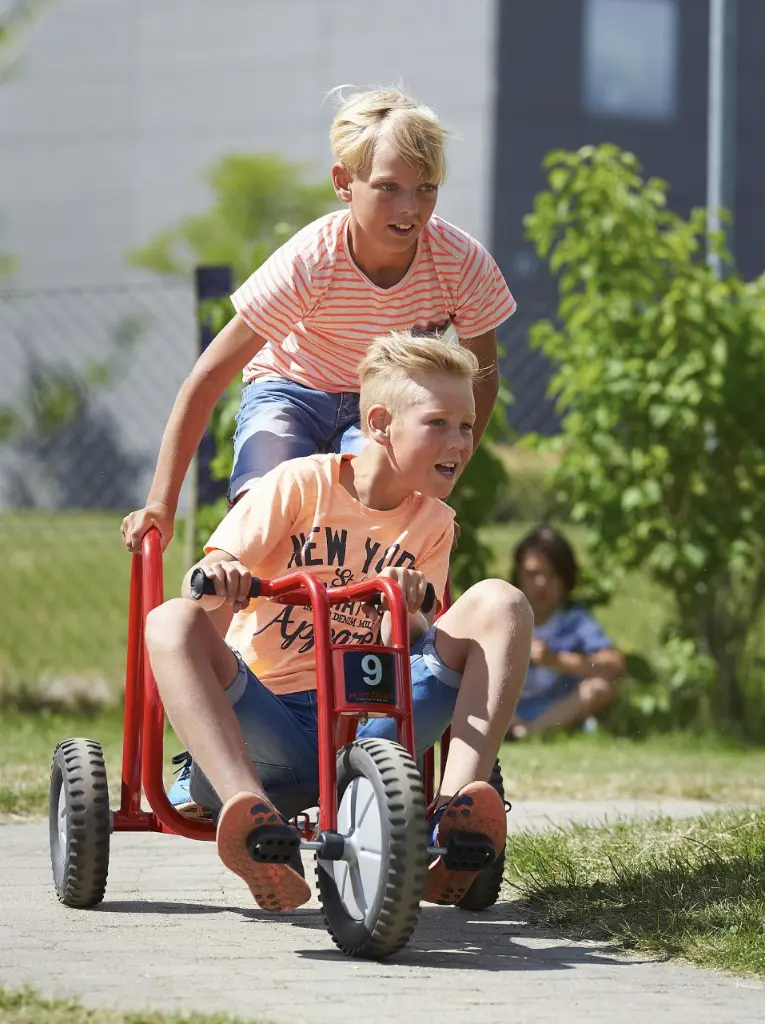 winther-explorer-with-boys-48800_1280x1280.webp